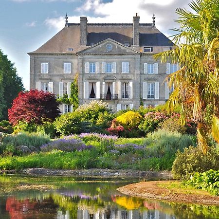 Chateau De La Foltiere Bed & Breakfast Le Chatellier  Luaran gambar