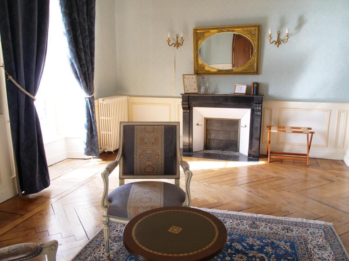 Chateau De La Foltiere Bed & Breakfast Le Chatellier  Luaran gambar