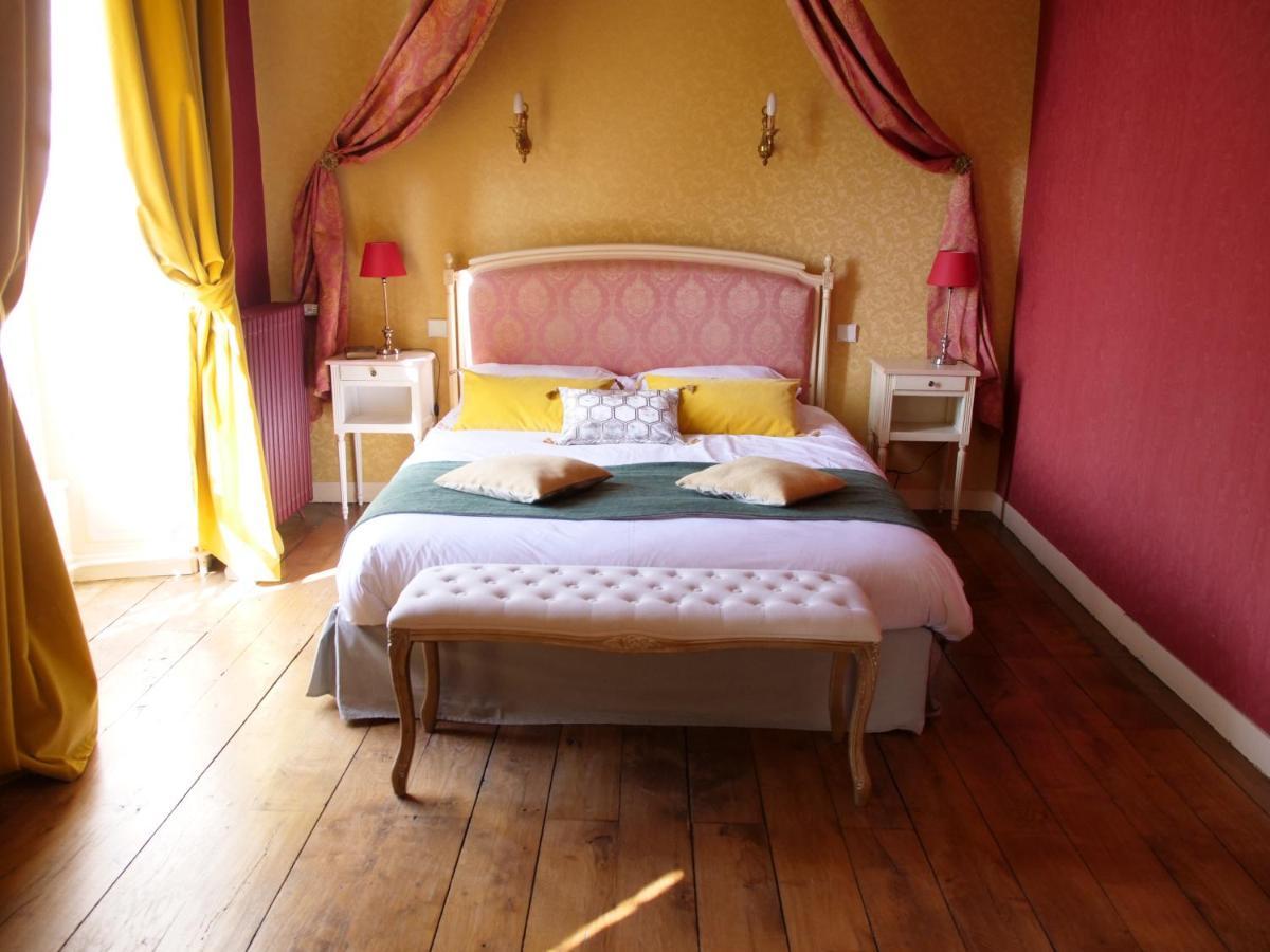 Chateau De La Foltiere Bed & Breakfast Le Chatellier  Luaran gambar